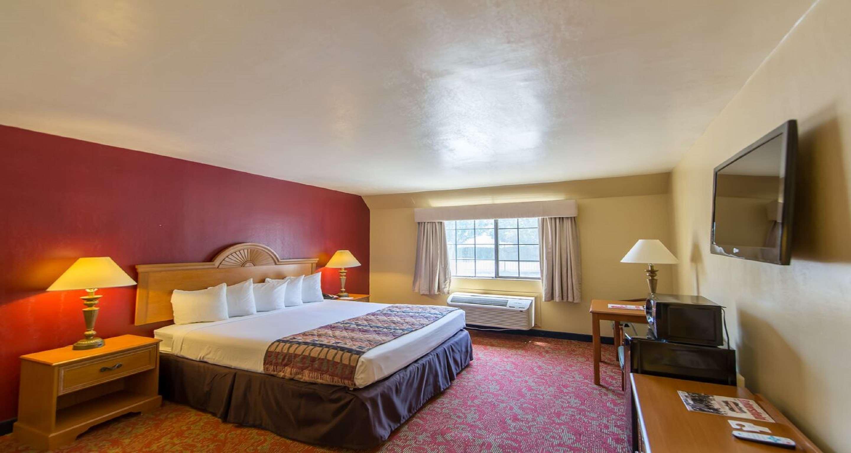 Western Meridian Hotel Lloydminster